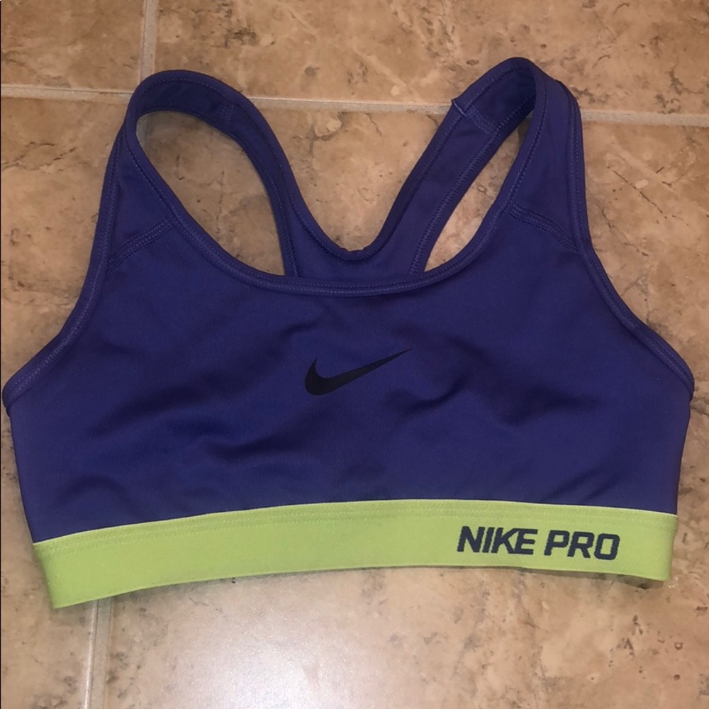 Nike pro sports bra